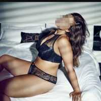 Erdemli Escort: Taş Gibi Bir Güzelle Tanışın