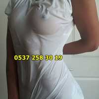 Mezitli Escort Bölgesinin En Gözde Pembe Saçlı Kızı