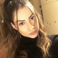Mezitli Escort'tan Çarpıcı bir Güzellik: Dolgun Saçlı ve İnce Bir Hanımefendi